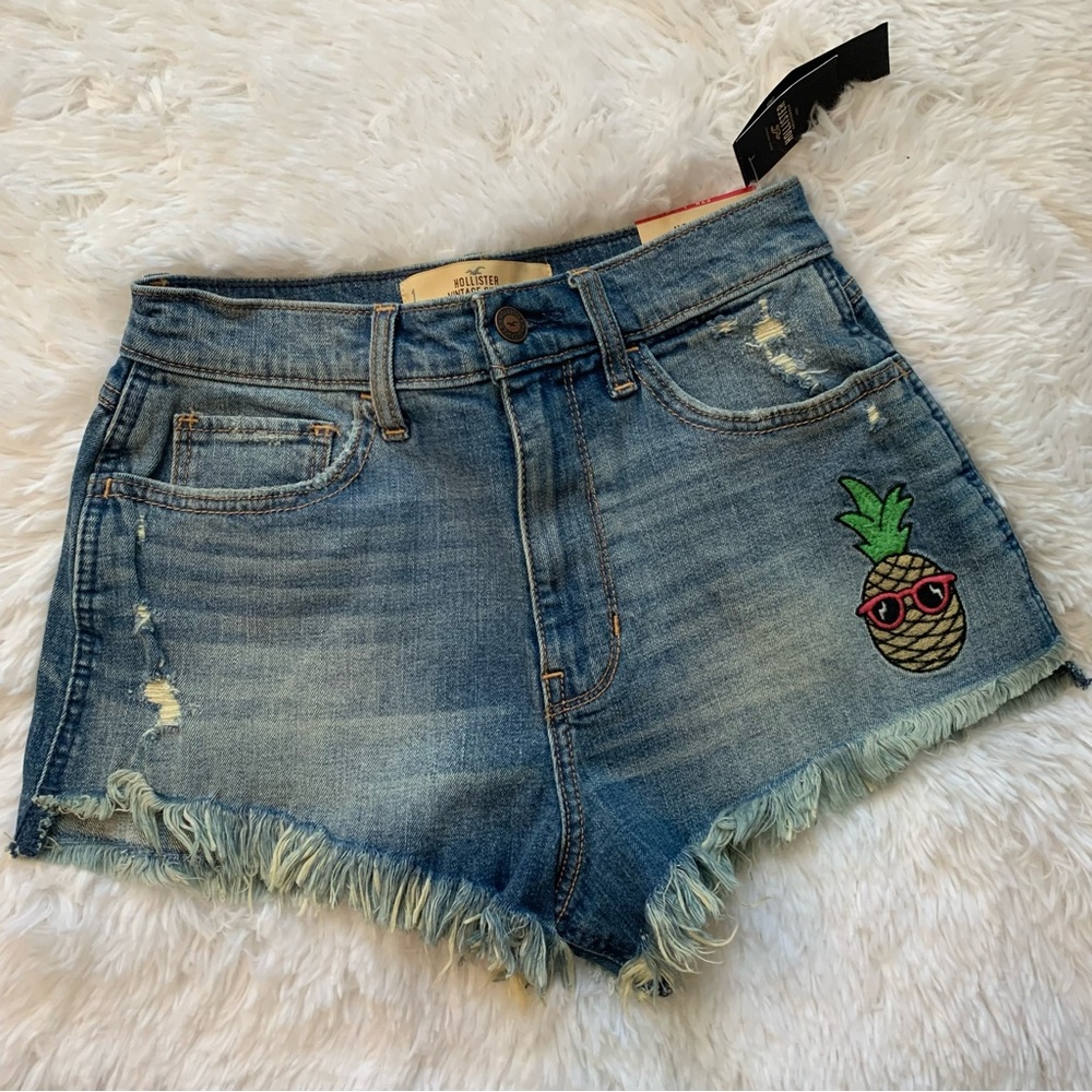 Hollister Frayed Jean Shorts size 25